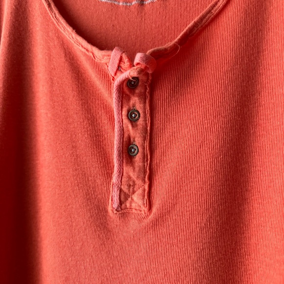 We The Free | Coral Oversized Distressed Star Henley Top - Picture 6 of 12
